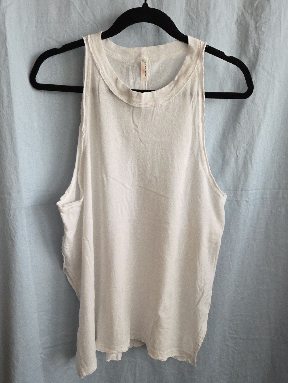 G504. FP Movement Solid Waves Tank in White - Size M (FLAWED)
